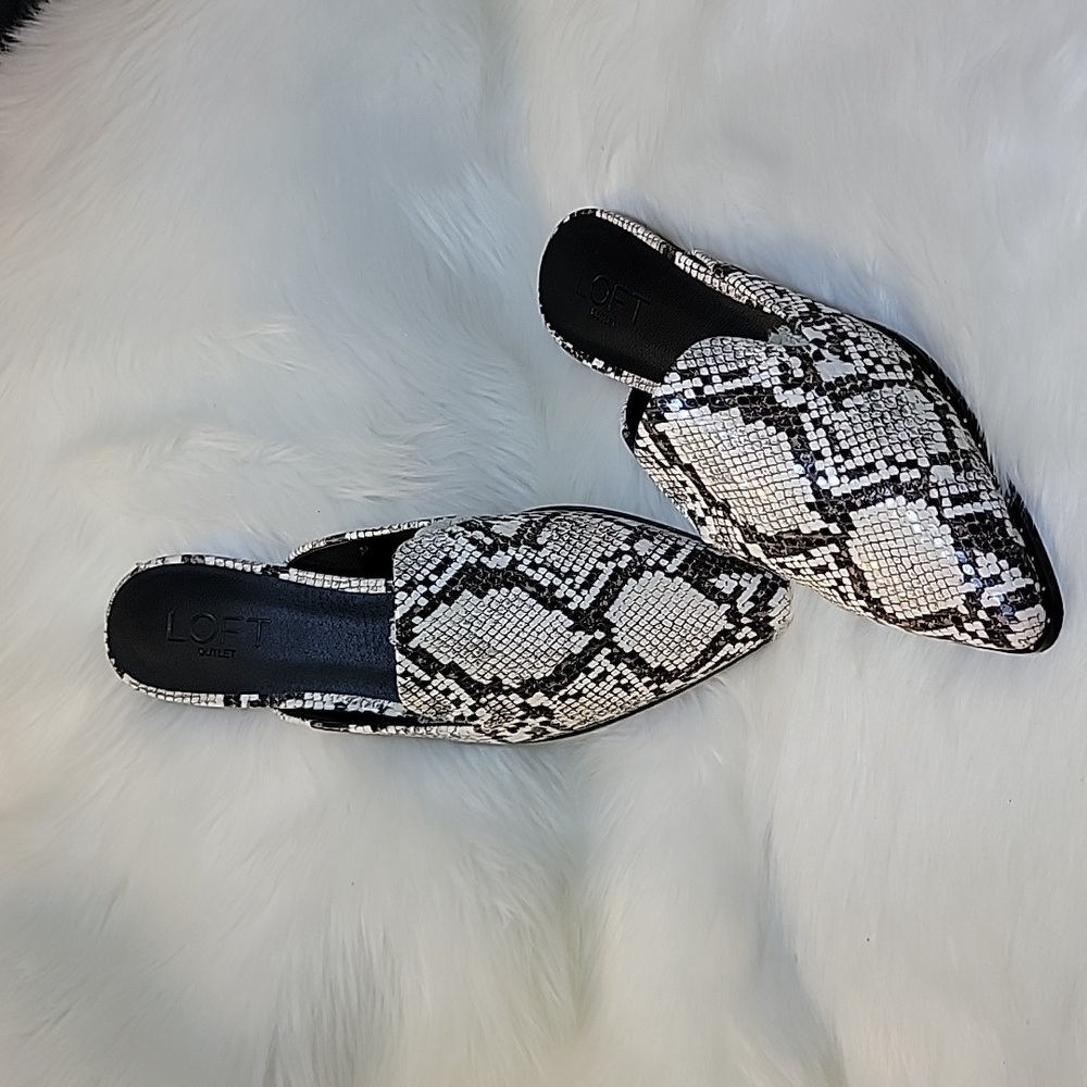 LOFT Outlet Snakeskin Print Flat Mule Slides with Studs Detail Size 7